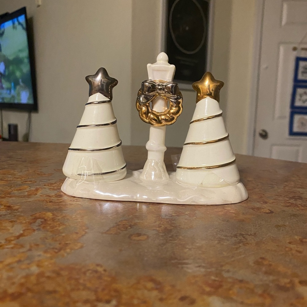 Christmas salt and pepper dispensers
